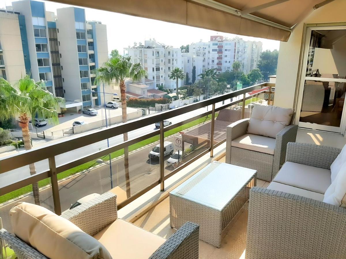 Apartamento Samson Sea Breeze, 3Bed Sleeps 6, Free Wifi Limassol Exterior foto